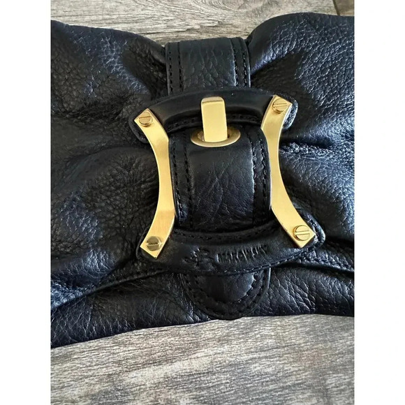 B Makowsky Soft Black Leather Brushed Gold Hardware Strap Clutch Handbag - Picture 5 of 12